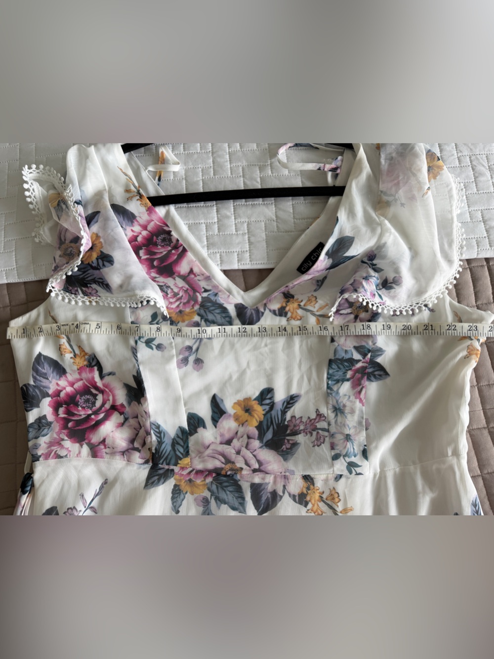 City Chic Summer Love Ruffle Dress Size M (18) EUC White Floral Feminine - Picture 10 of 15